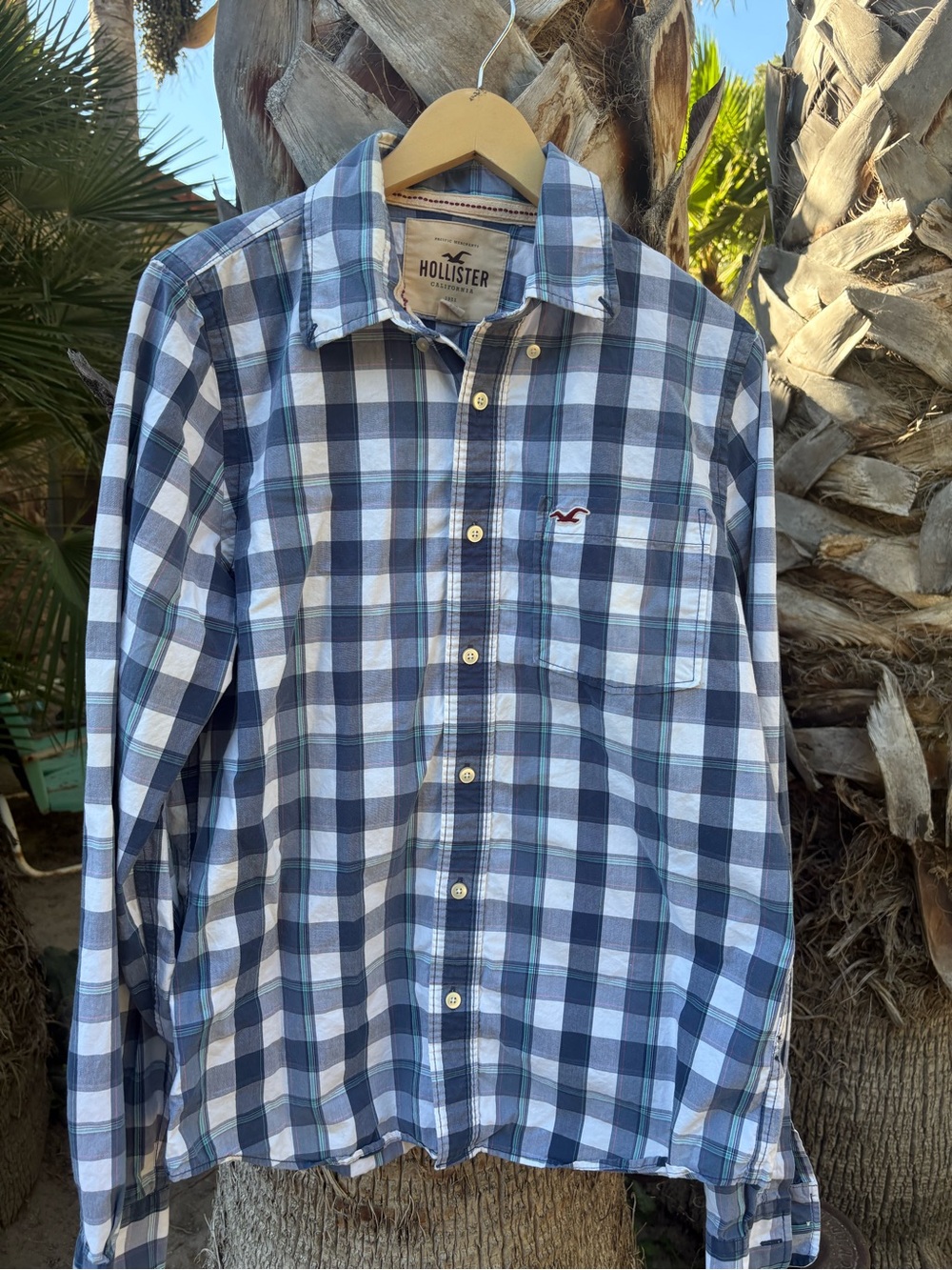 Hollister Men's Navy and Light Blue Plaid Button-Down Shirt